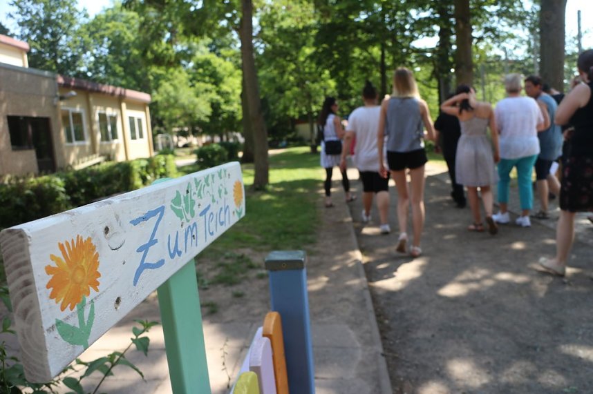 Teich, Z&auml;une, B&auml;ume - kurz vor den Ferien hat man sich am F&ouml;rderzentrum Pestalozzi nochmal richtig ins Zeug gelegt