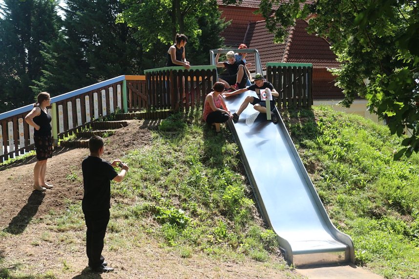 Teich, Z&auml;une, B&auml;ume - kurz vor den Ferien hat man sich am F&ouml;rderzentrum Pestalozzi nochmal richtig ins Zeug gelegt
