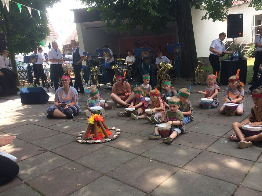 Winnetou and Old Shatterhand waren beim Heimat- und Sch&uuml;tzenfest in Urbach mit dabei