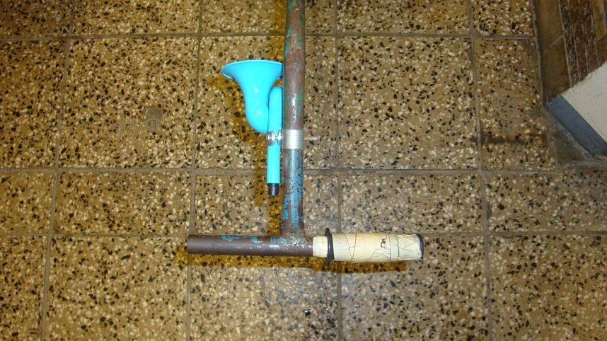 Bollerwagen liegen gelassen