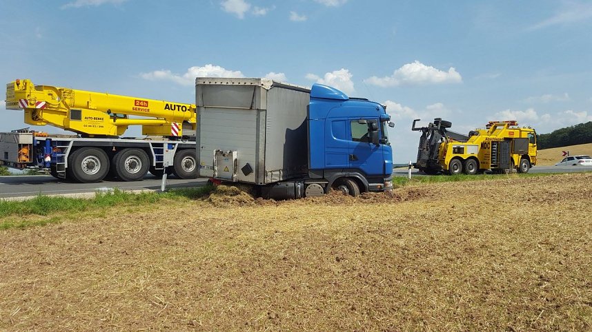Unfall auf der B4 in H&ouml;he Fuchsfarm