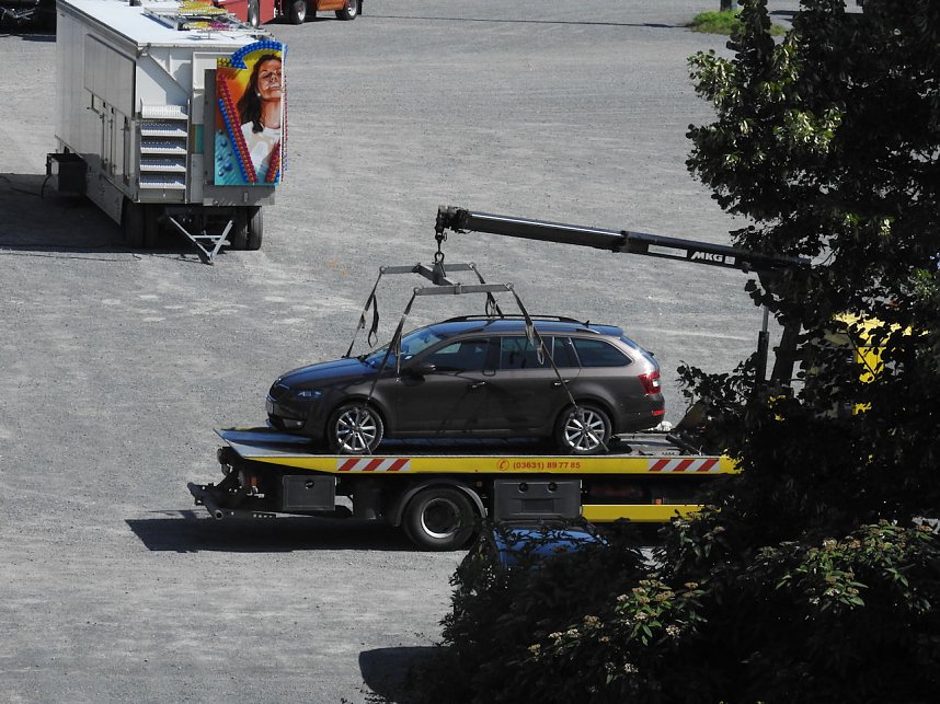 Ordnung schaffen auf dem August-Bebel-Platz