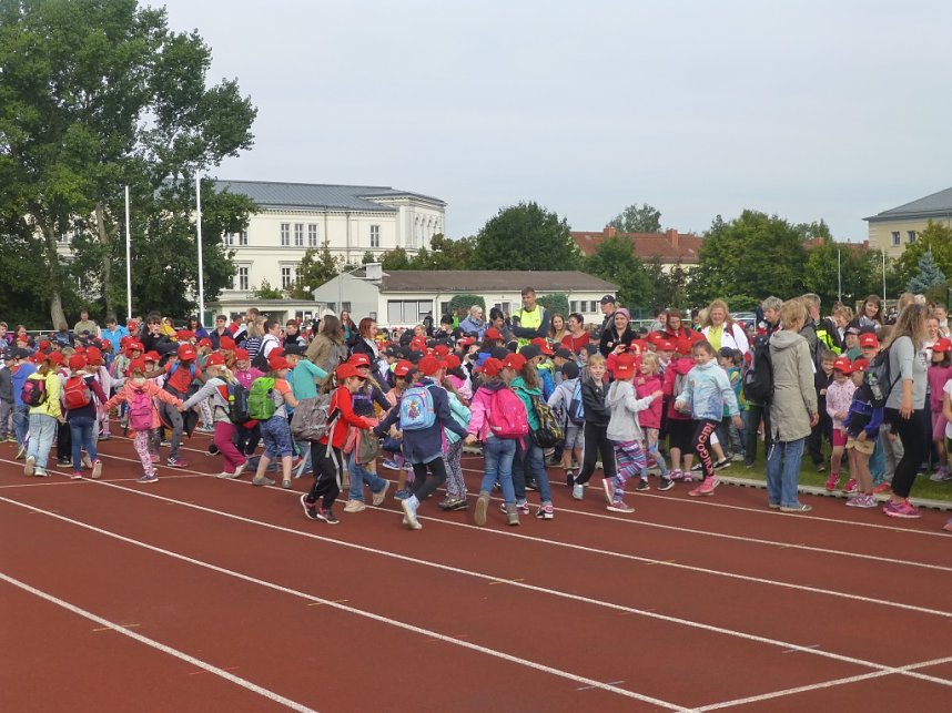 Schulanfangsaktionstag auf dem Hohekreuz-Sportplatz