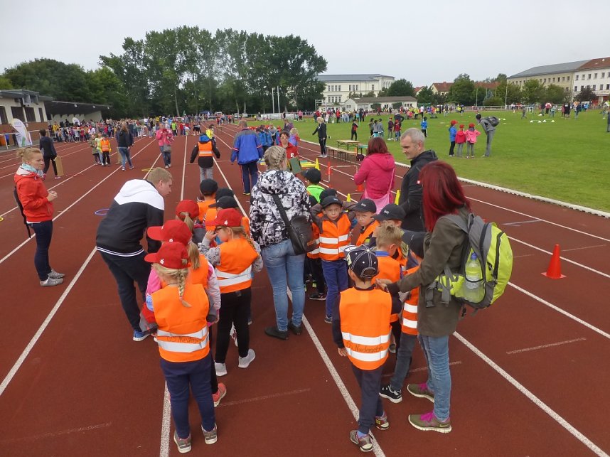 Schulanfangsaktionstag auf dem Hohekreuz-Sportplatz