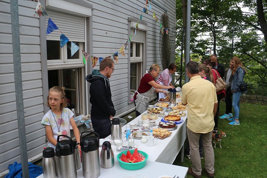 Kunst f&uuml;r alle! - beim diesj&auml;hrigen Kunstfest durfte man auch Wahlplakate verunstalten
