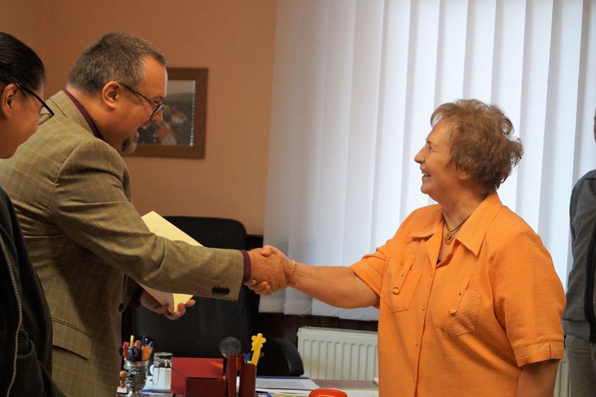 Wetterdienstplakette &uuml;berreicht