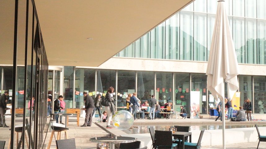 Spurensicherung in der Stadtbibliothek