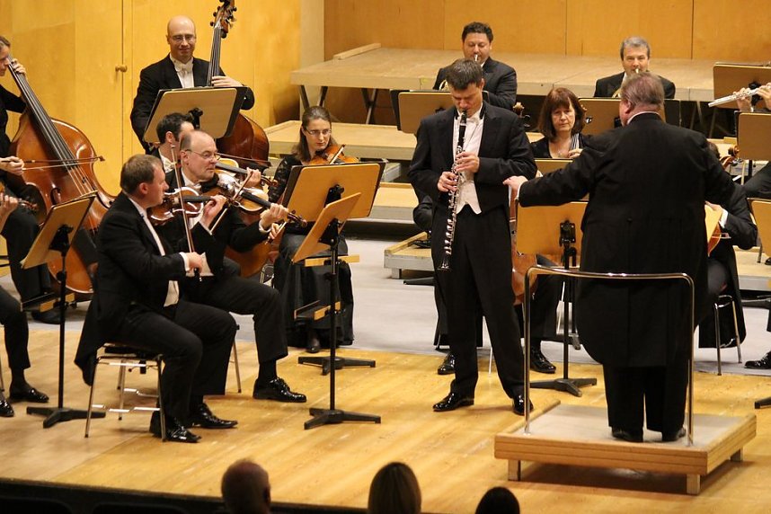 Furioser Start mit "kleiner Bestzung"