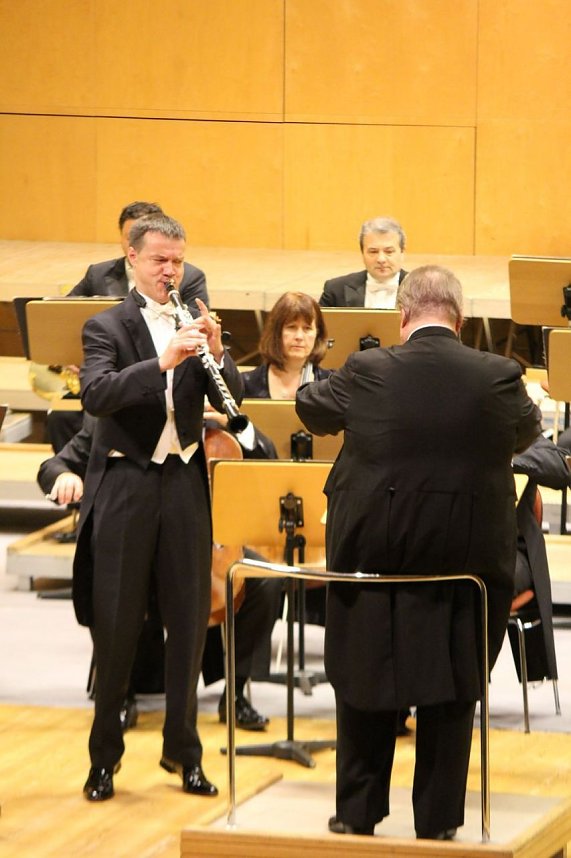 Furioser Start mit "kleiner Bestzung"