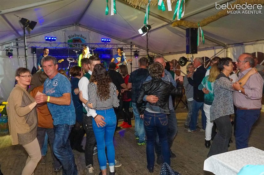 Kirmestanz im Samstagabend