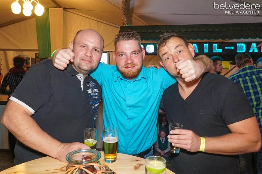 Kirmestanz im Samstagabend