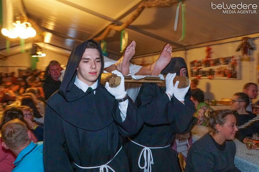 Kirmestanz im Samstagabend