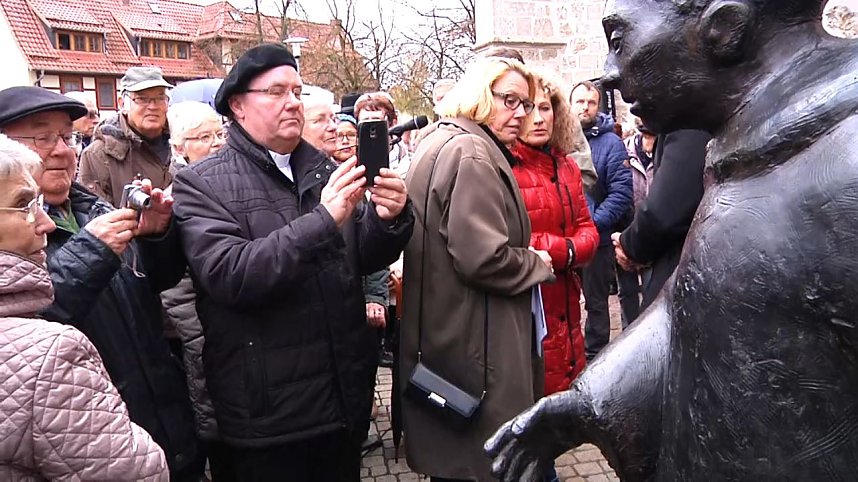 Luther-Denkmal vor der Blasii-Kirche eingeweiht