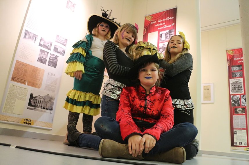 Kost&uuml;mspa&szlig; in der Flohburg