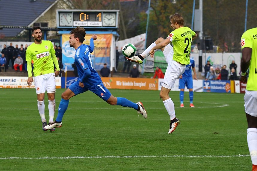 Unentschieden im Spitzenspiel