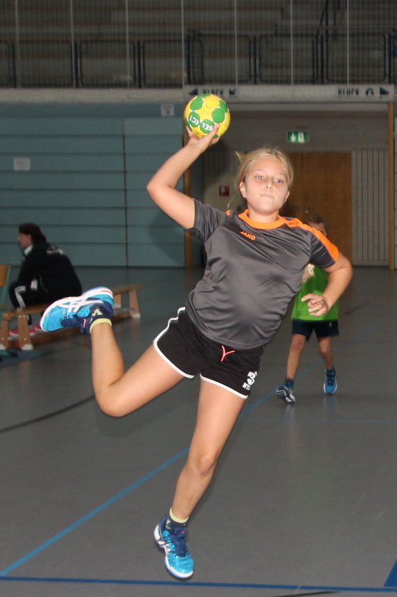 Handball Nachwuchs - der erste Sieg der Saison geht an Petersdorf