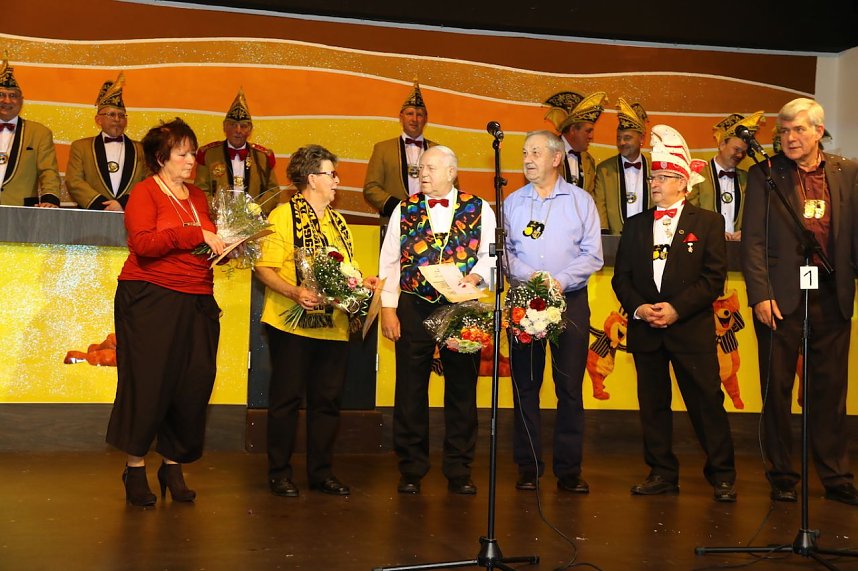 Ausgelassene Stimmung in der Festhalle