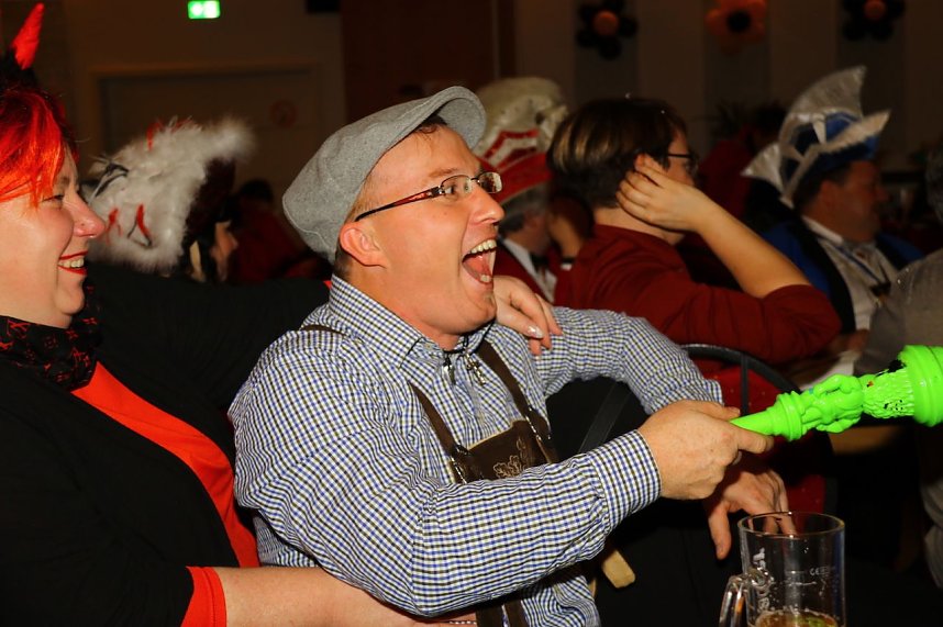 Ausgelassene Stimmung in der Festhalle