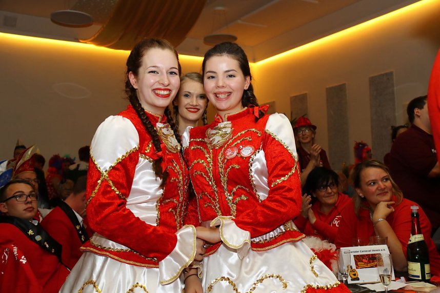 Ausgelassene Stimmung in der Festhalle