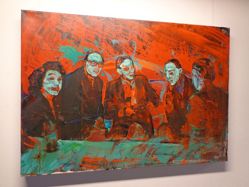 Stahlskulptur und Malerei in der Kreissparkasse