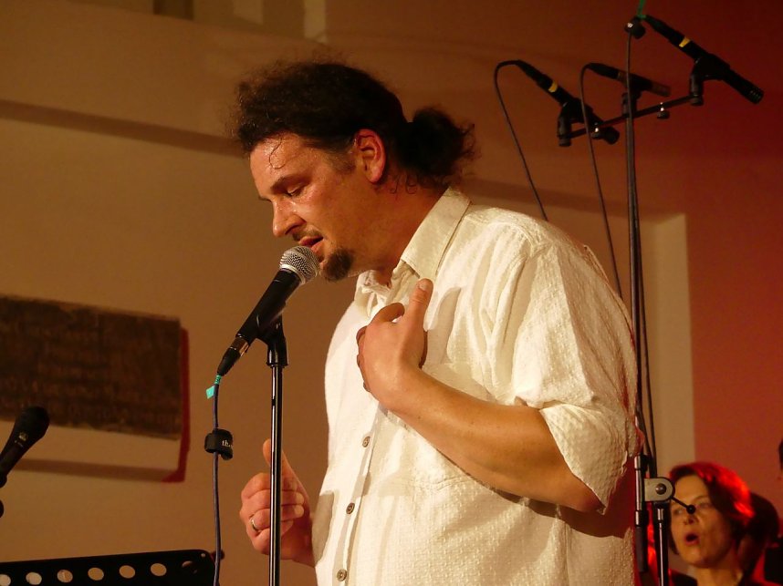 Kar&iacute;bu verabschiedete sich von seinem langj&auml;hrigen Chorleiter