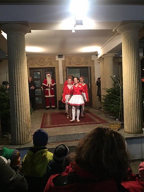 T&auml;nzerische Vorweihnachtszeit