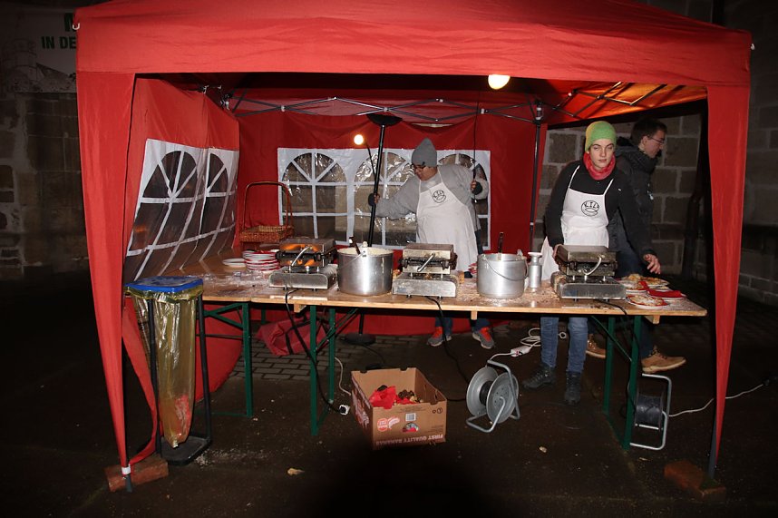 Am Theater und an der Kirche