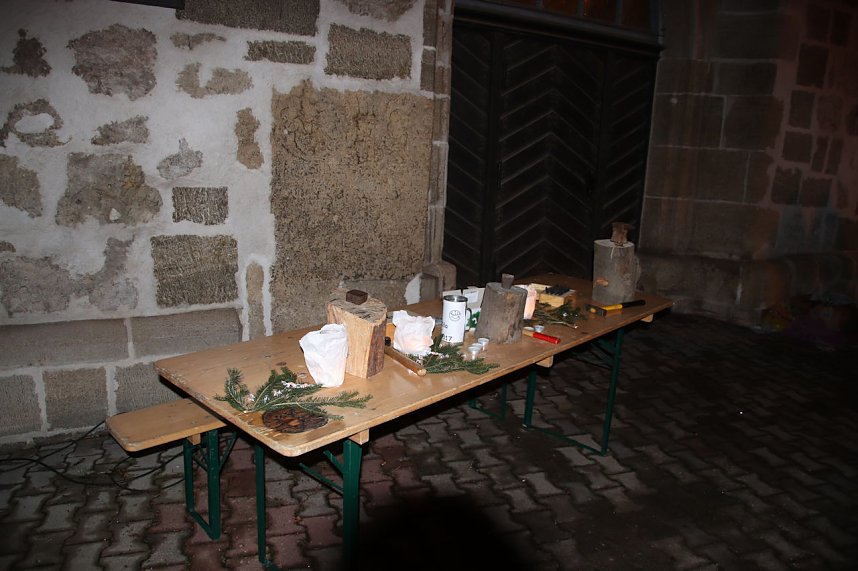 Am Theater und an der Kirche