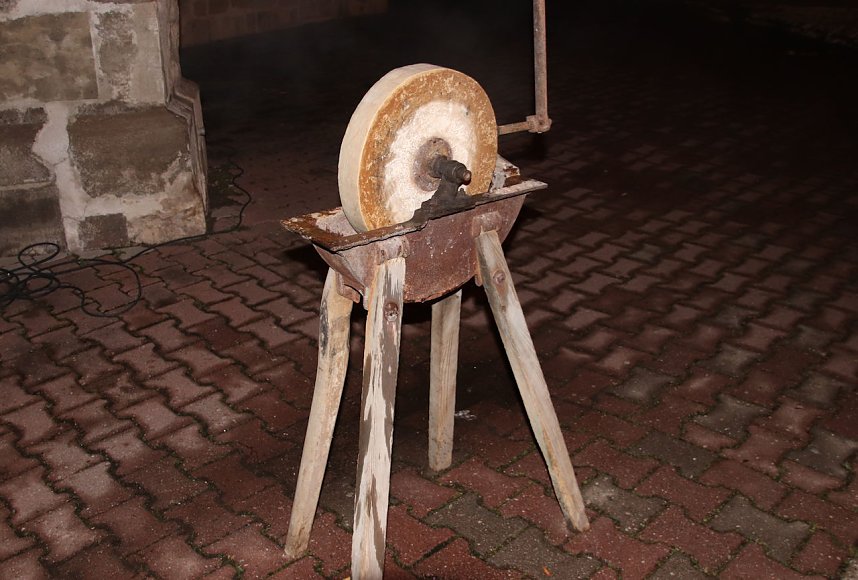 Am Theater und an der Kirche