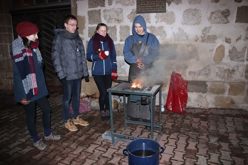 Am Theater und an der Kirche