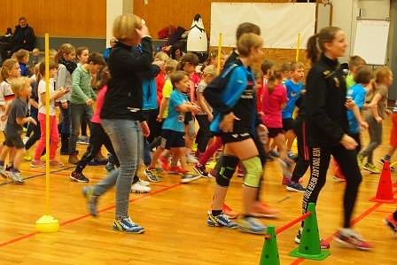 Nikolaus Spielfest der 1. Klassen