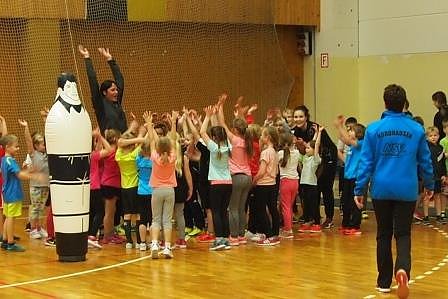 Nikolaus Spielfest der 1. Klassen