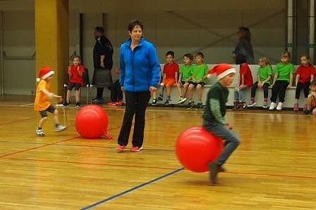 Nikolaus Spielfest der 1. Klassen