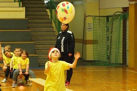 Nikolaus Spielfest der 1. Klassen