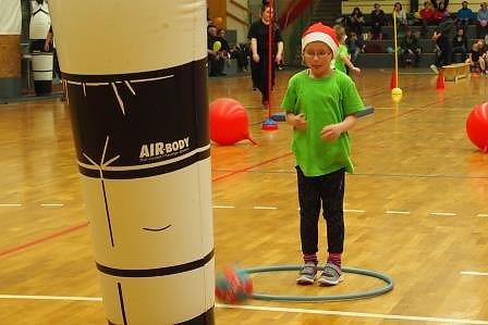 Nikolaus Spielfest der 1. Klassen