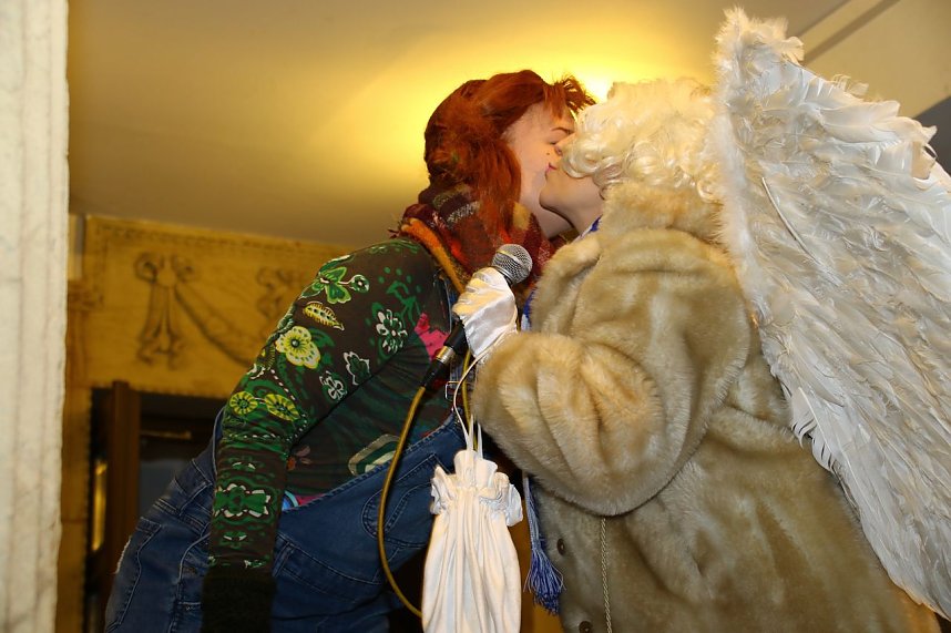 Wacker singt Weihnachtslieder