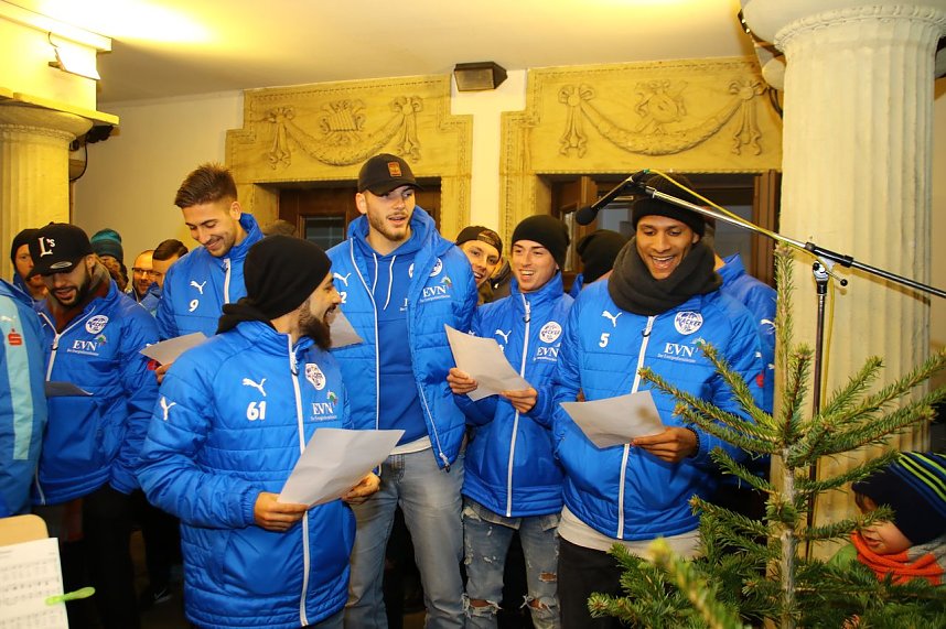 Wacker singt Weihnachtslieder