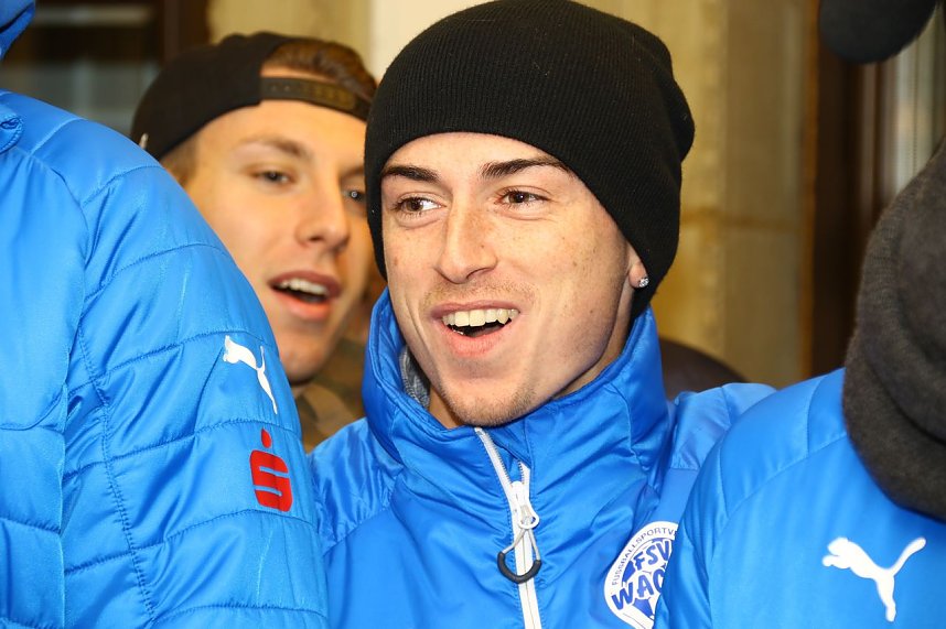 Wacker singt Weihnachtslieder