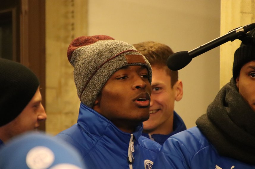 Wacker singt Weihnachtslieder