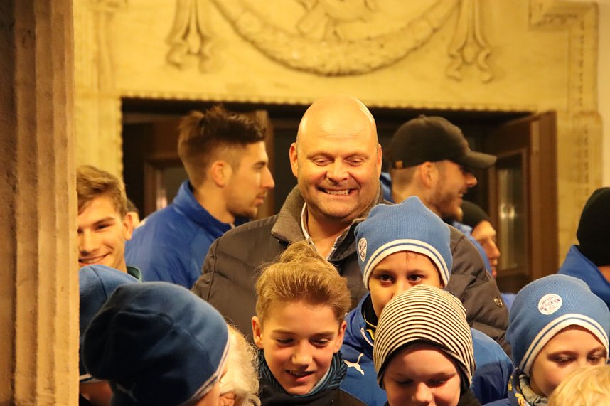 Wacker singt Weihnachtslieder