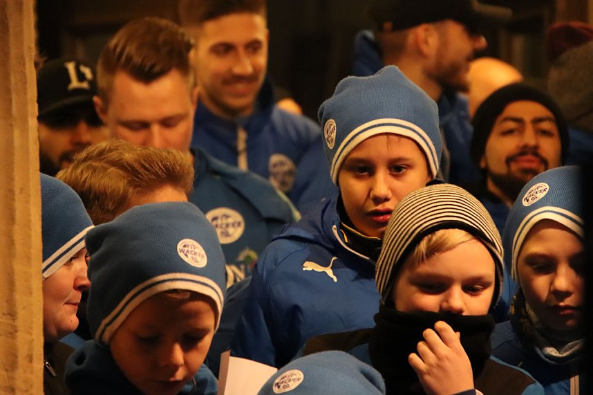 Wacker singt Weihnachtslieder