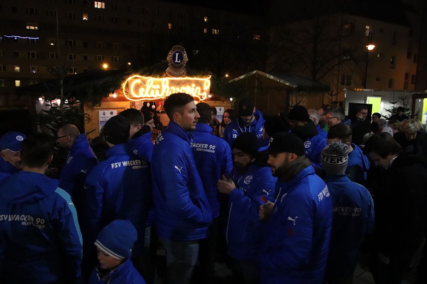 Wacker singt Weihnachtslieder