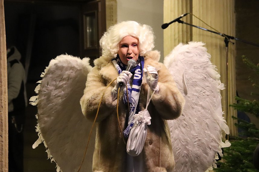 Wacker singt Weihnachtslieder