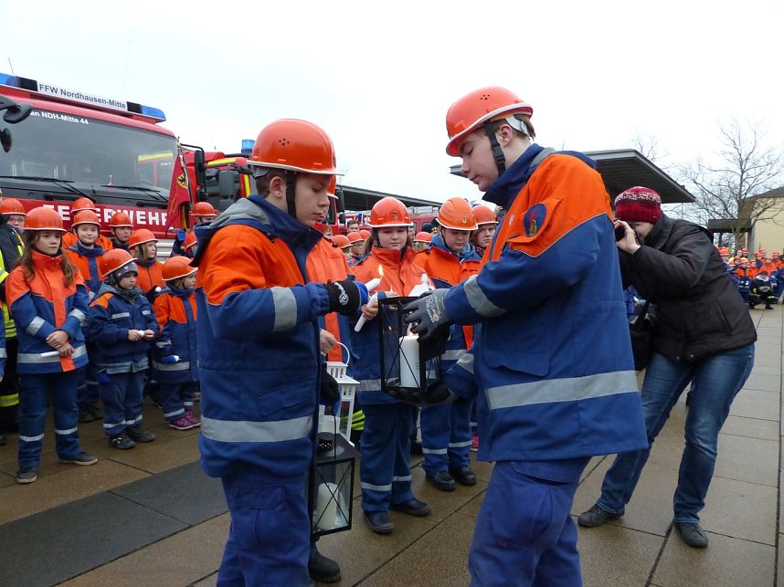 Friedenslicht wurde &uuml;bergeben