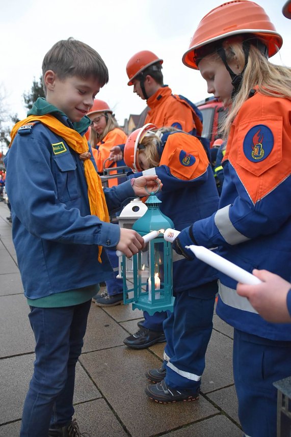 Friedenslicht verteilt