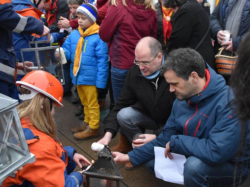 Friedenslicht verteilt