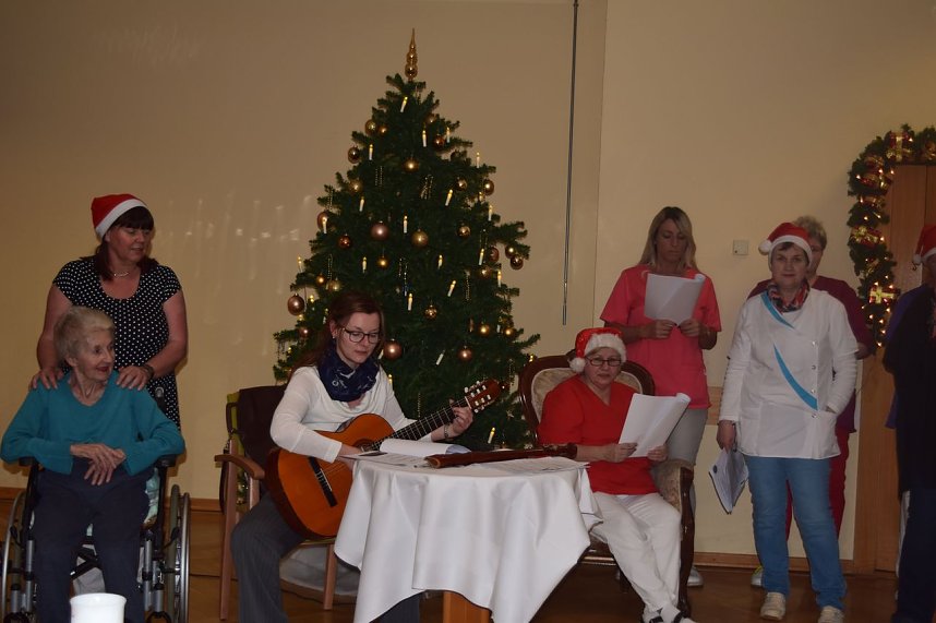 Advents- und Weihnachtszeit im DRK-Pflegeheim