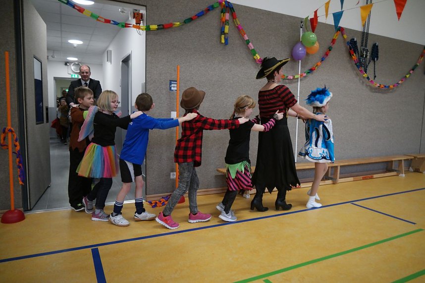 Neuer Turnraum in Gro&szlig;wechsungen eingeweiht