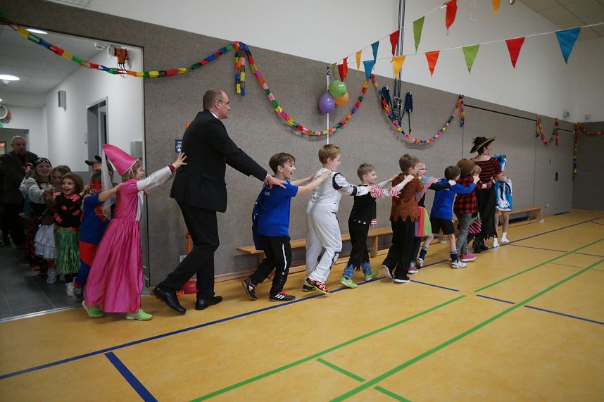 Neuer Turnraum in Gro&szlig;wechsungen eingeweiht