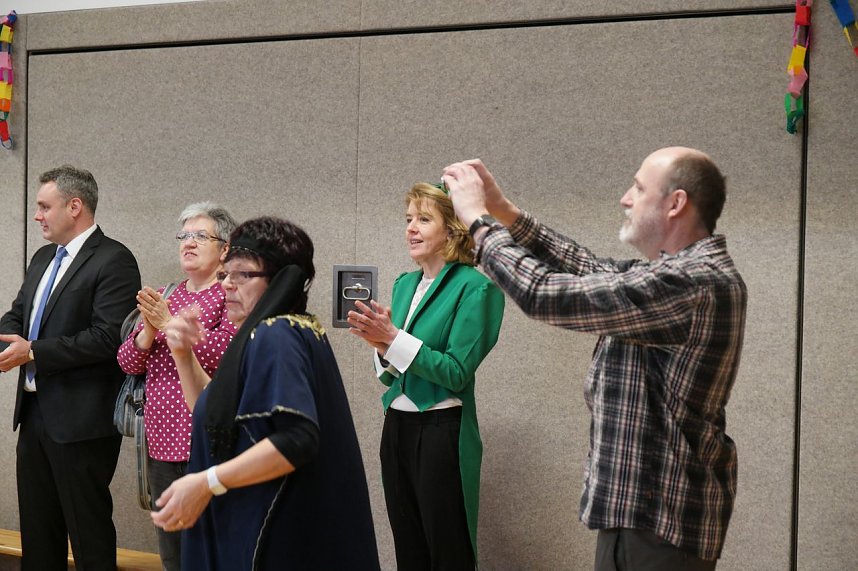 Neuer Turnraum in Gro&szlig;wechsungen eingeweiht